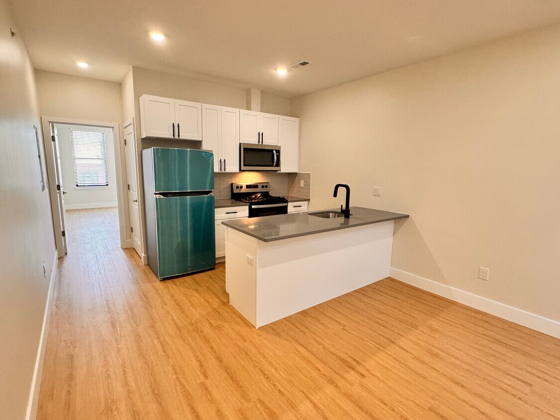 Full Kitchen - 1119 E Passyunk Ave