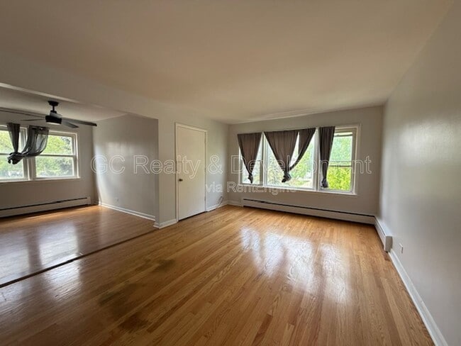 Foto del edificio - 2701 N Sayre Ave