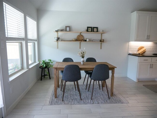 Foto del edificio - 292 Eagle Ford Dr