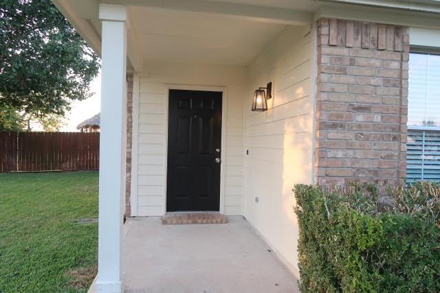 Building Photo - 2054 Grand Park Dr
