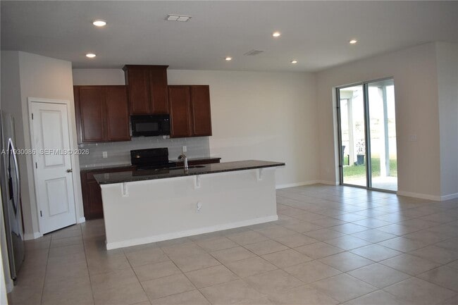 Foto del edificio - 3634 Lazy River Ter