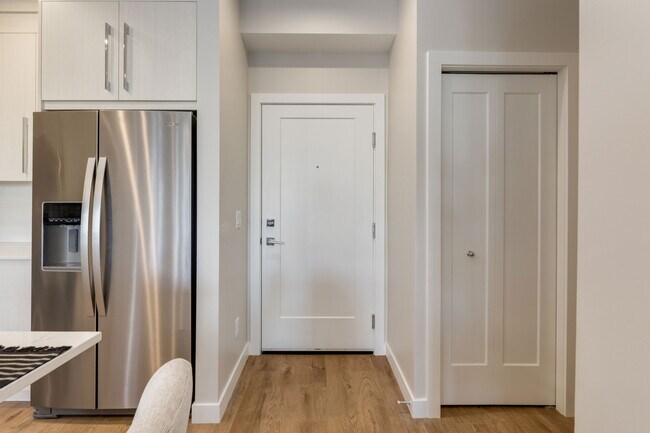 Photo du bâtiment - Suite D - 3 Bed/2 Bath