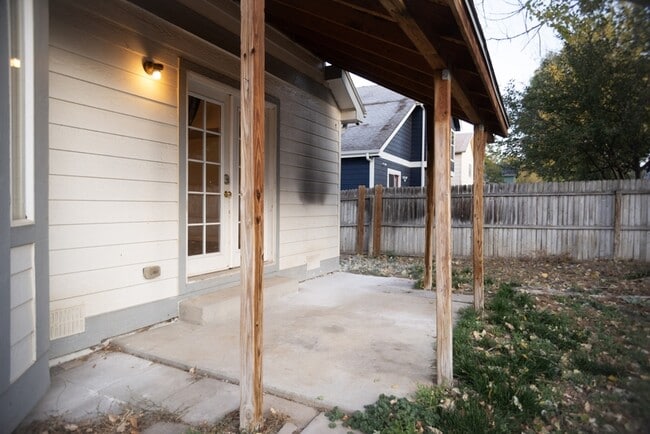 Photo - 4011 Shining Star Dr House