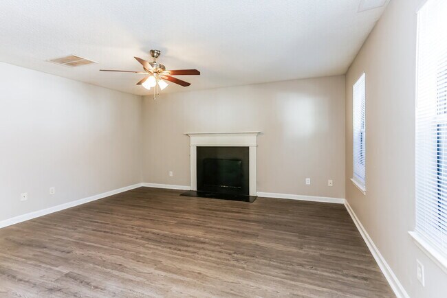 Foto del edificio - 3610 Salem Hills Dr