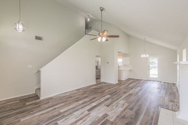 Building Photo - Coming Soon! 2 Story, 3 Bedroom Home in Be...