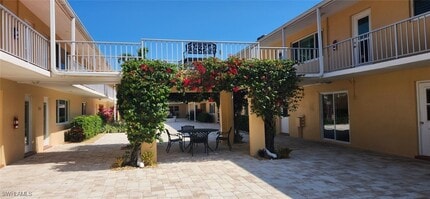 Building Photo - 548 Broad Ave S Building Photo - 548 Broad Ave S