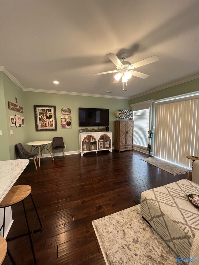 Building Photo - 5835 Bay Village Dr