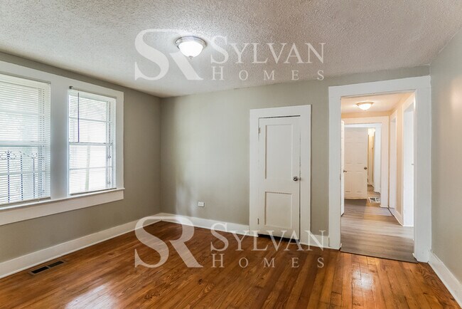 Building Photo - Adorable 4 bedroom, 2 bath home!