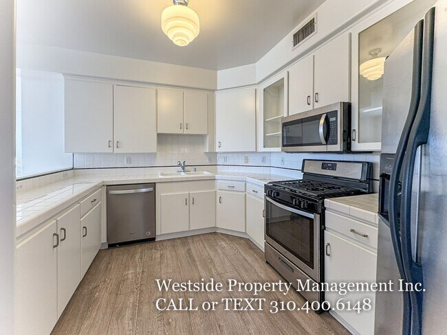 Foto del edificio - Fantastic 2BD/2BA - Beverly Grove Neighbor...