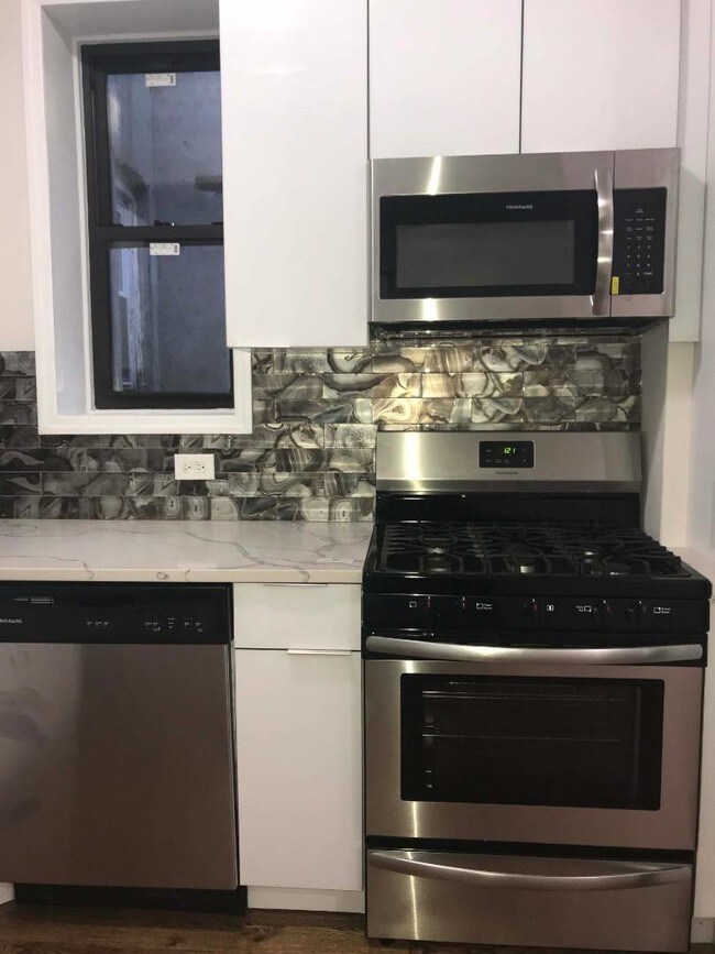 Foto del edificio - 1101 Dumont Ave