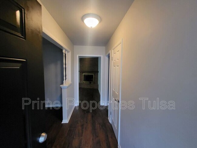 Foto del edificio - 1525 S 122nd E Ave