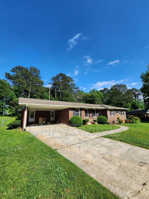 Building Photo - 626 Honeybear Ln