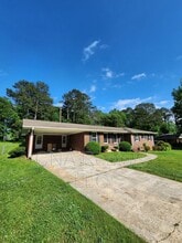 Building Photo - 626 Honeybear Ln