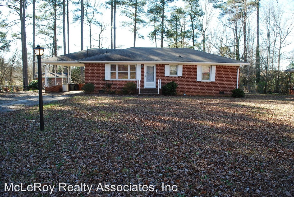 Primary Photo - 3 br, 1 bath House - 1323 Greenview Dr