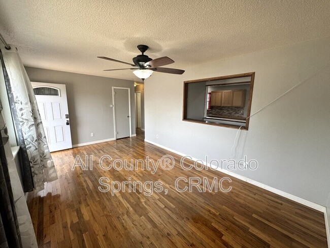 Building Photo - 2510 Ivanhoe Dr