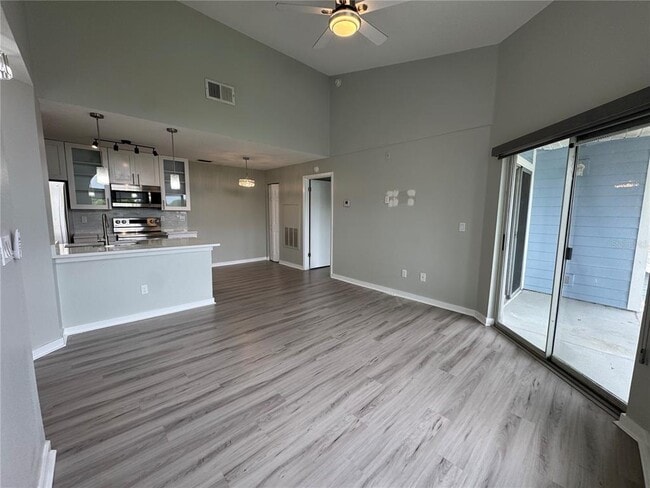 Building Photo - 2569 Grassy Point Dr