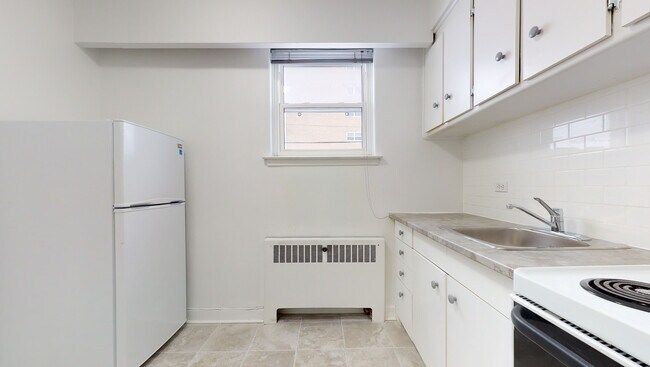 Photo du bâtiment - 145 Stewart St. – The Statesman