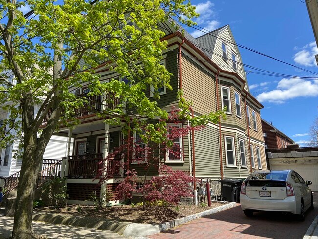 exterior - 39 Pearson Ave