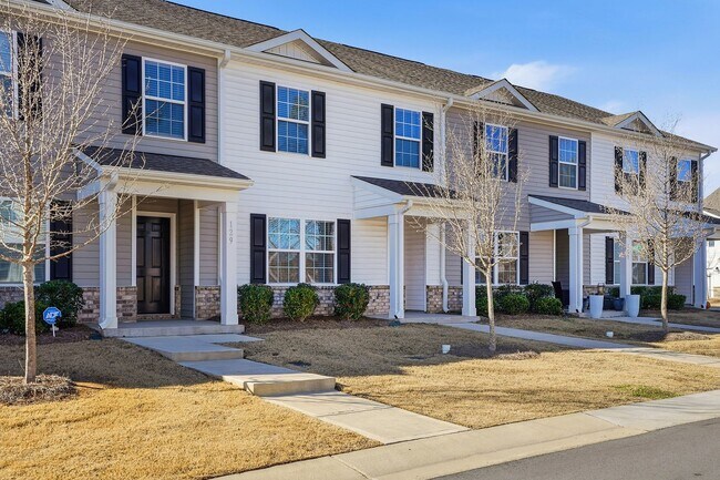 Foto del edificio - 3 Bedroom Townhome For Rent in Fuquay Varina NC | Newly Built Community| $500 Move in incentive!