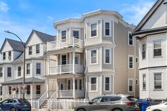 Building Photo - 39 Edison Green