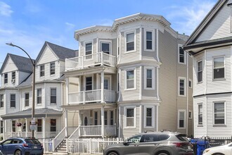 Building Photo - 39 Edison Green