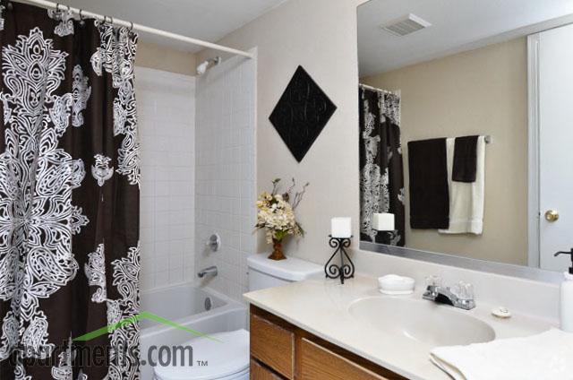Baño - Nichols Square