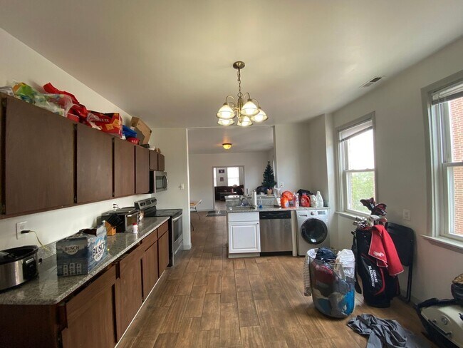 Foto del edificio - 2811 N Lincoln Ave