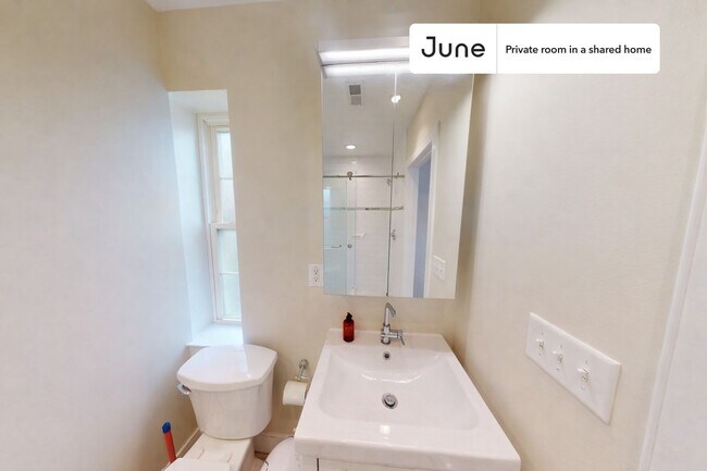 Foto del edificio - Room in Shared 3 bed/3 bath home