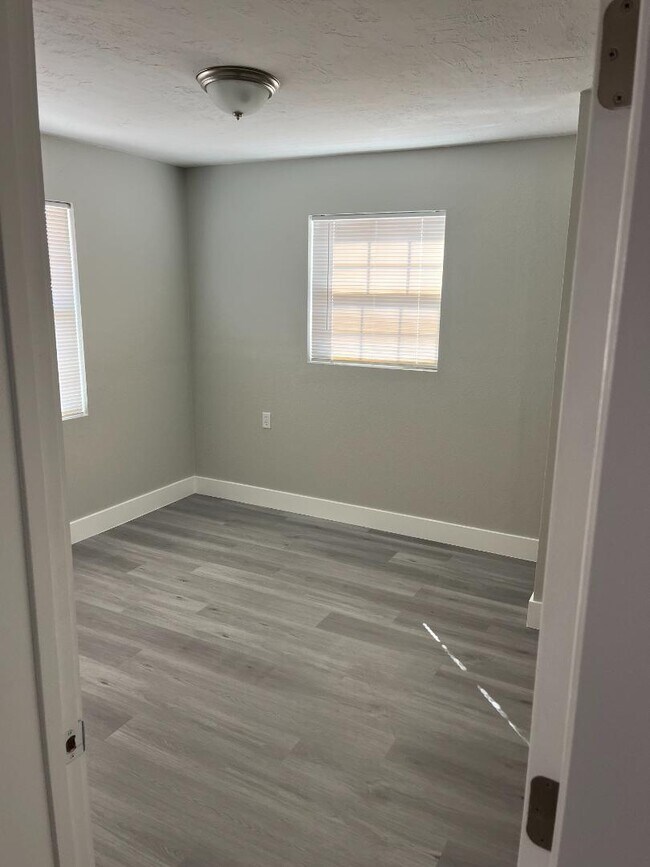 Foto del edificio - 926 NW 17th Ave