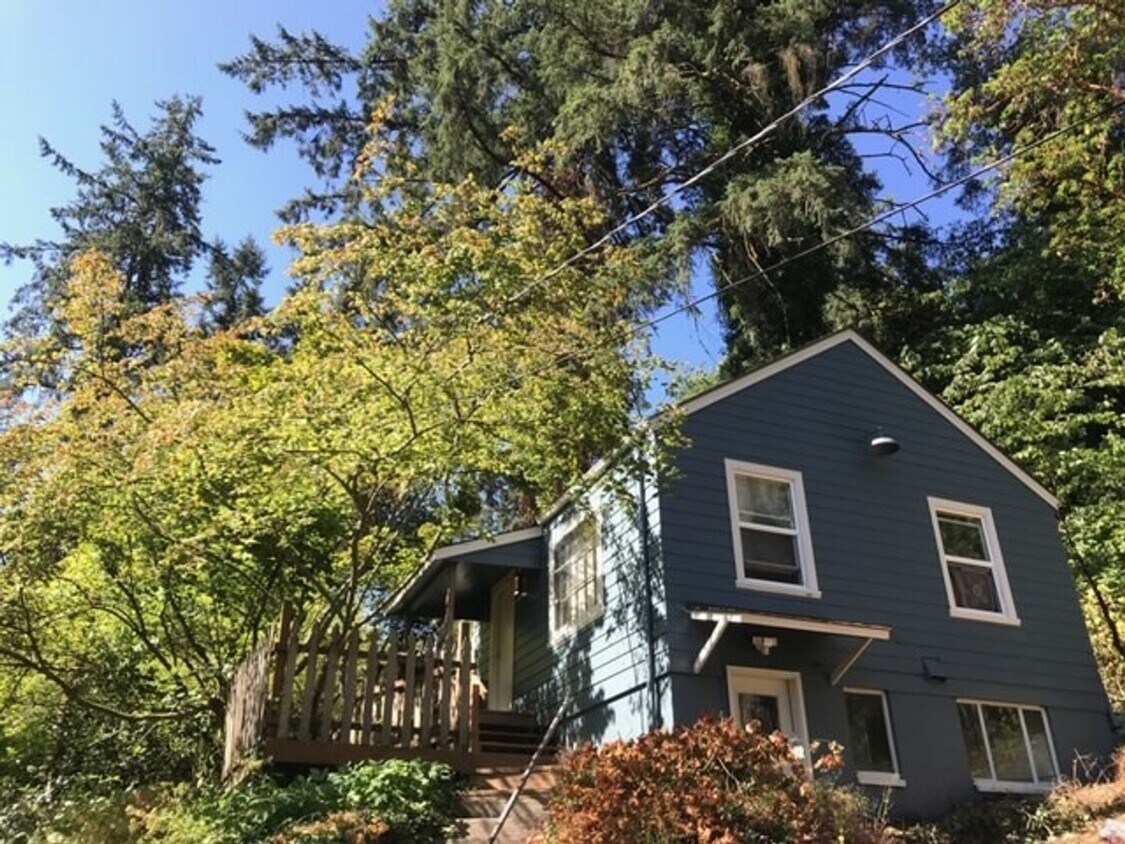 1698 Riverview St Unit B, Eugene, OR 97403 Room for Rent in Eugene