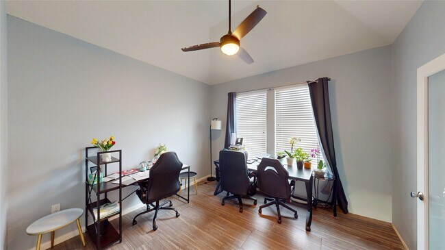 Foto del edificio - 14735 Garner Falls Trl