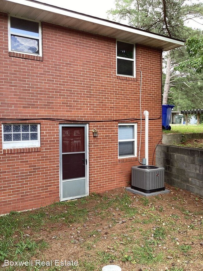 Building Photo - 2 br, 1 bath House - 826 Ridge Road #7