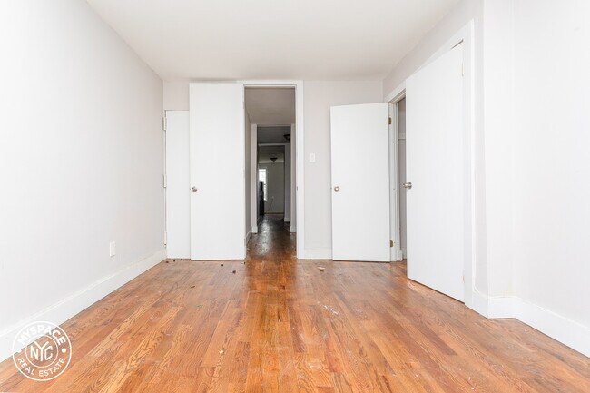 Building Photo - 55 Ten Eyck St