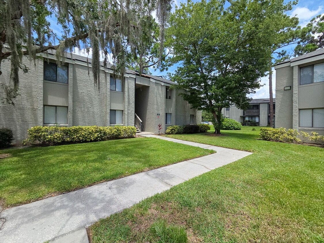 Primary Photo - Affordable ground floor 2B/1B condo in des...