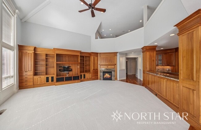 Building Photo - Stunning Bull Mountain Estate