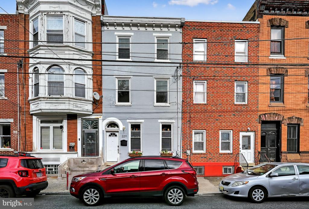 Primary Photo - 2211 N Howard St