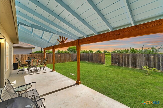 Building Photo - 1048 DUMFRIES Dr