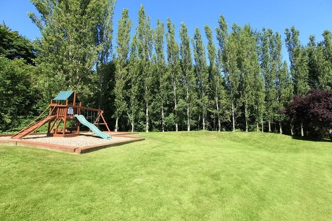 Interior Photo - Trailside