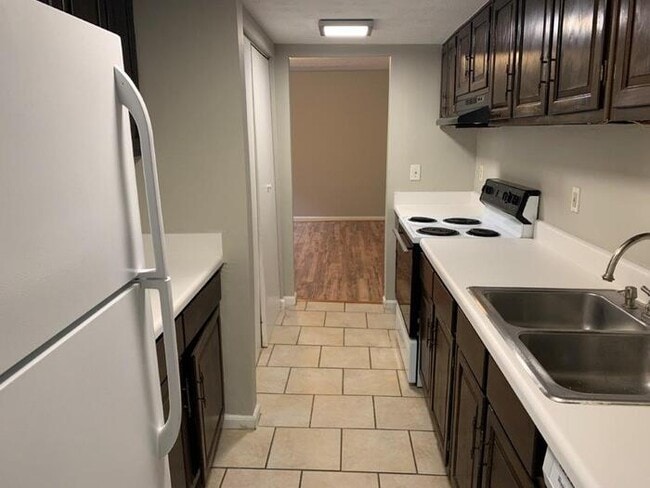 Building Photo - 1049 Ivy Hills Cir
