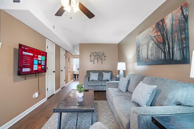 Building Photo - 284 Raleigh Dr