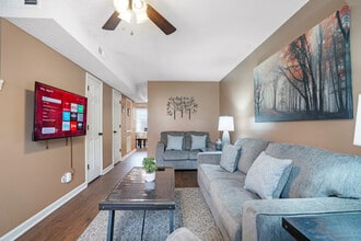 Building Photo - 284 Raleigh Dr