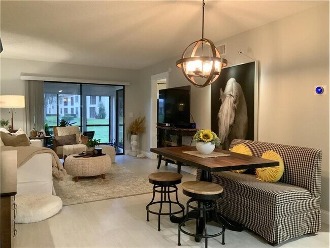 Foto del edificio - 315 Palmwood Pl