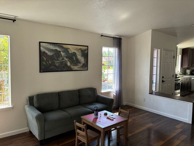 Building Photo - 4 Bedroom 2 bathroom home in Mace Ranch Davis