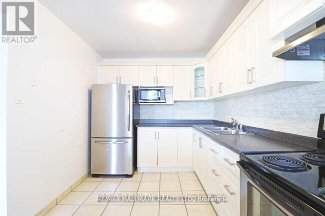 Photo du bâtiment - 1237E Woodbine Ave