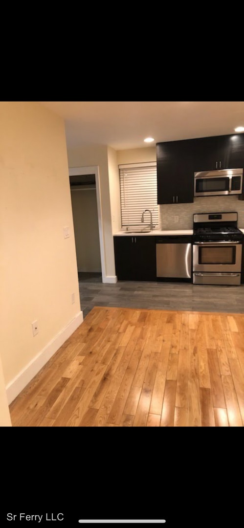 Building Photo - 1 br, 1 bath  - 73-75 Ferry Street