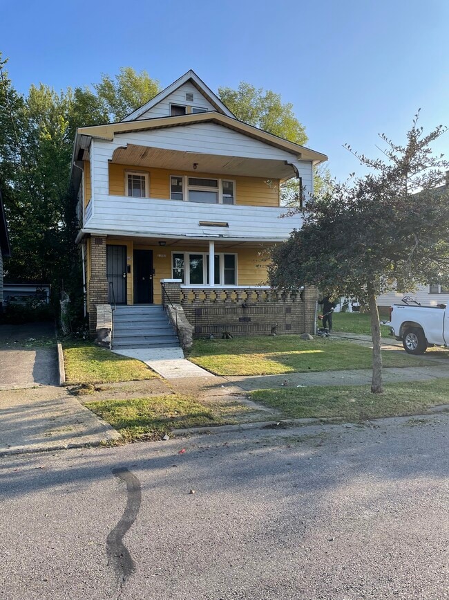 Building Photo - 11002 Nelson Ave
