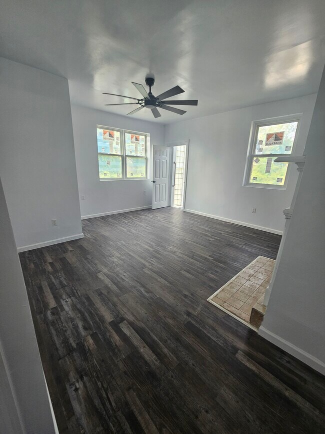 Foto del edificio - 3144 Bohem St