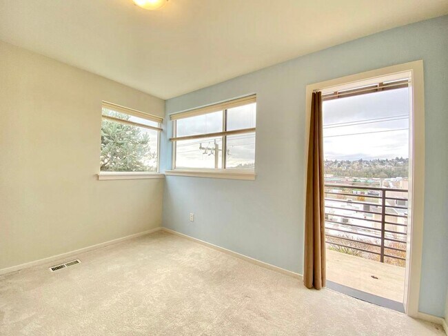 Foto del edificio - Great Townhome For Rent