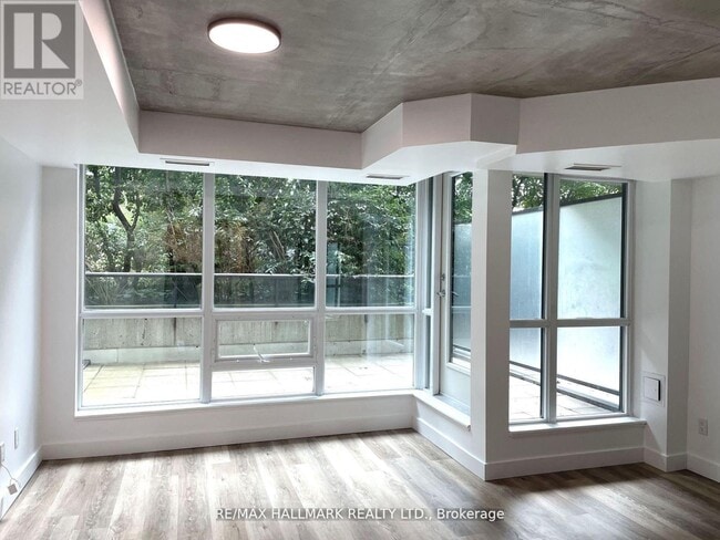 Building Photo - 16 Yonge St