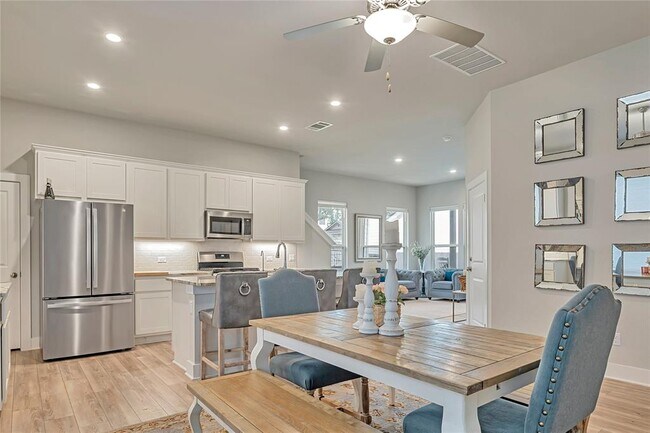 Building Photo - 175 Brooks Ranch Dr